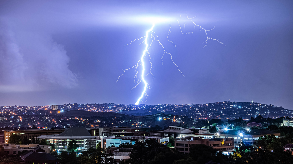 Alerta de Fortes Chuvas em São Paulo e Rio de Janeiro Reforça a Importância do Backup de Energia